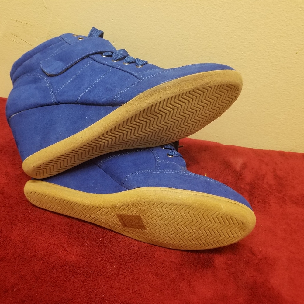 Shoes - Picture 3 of 3